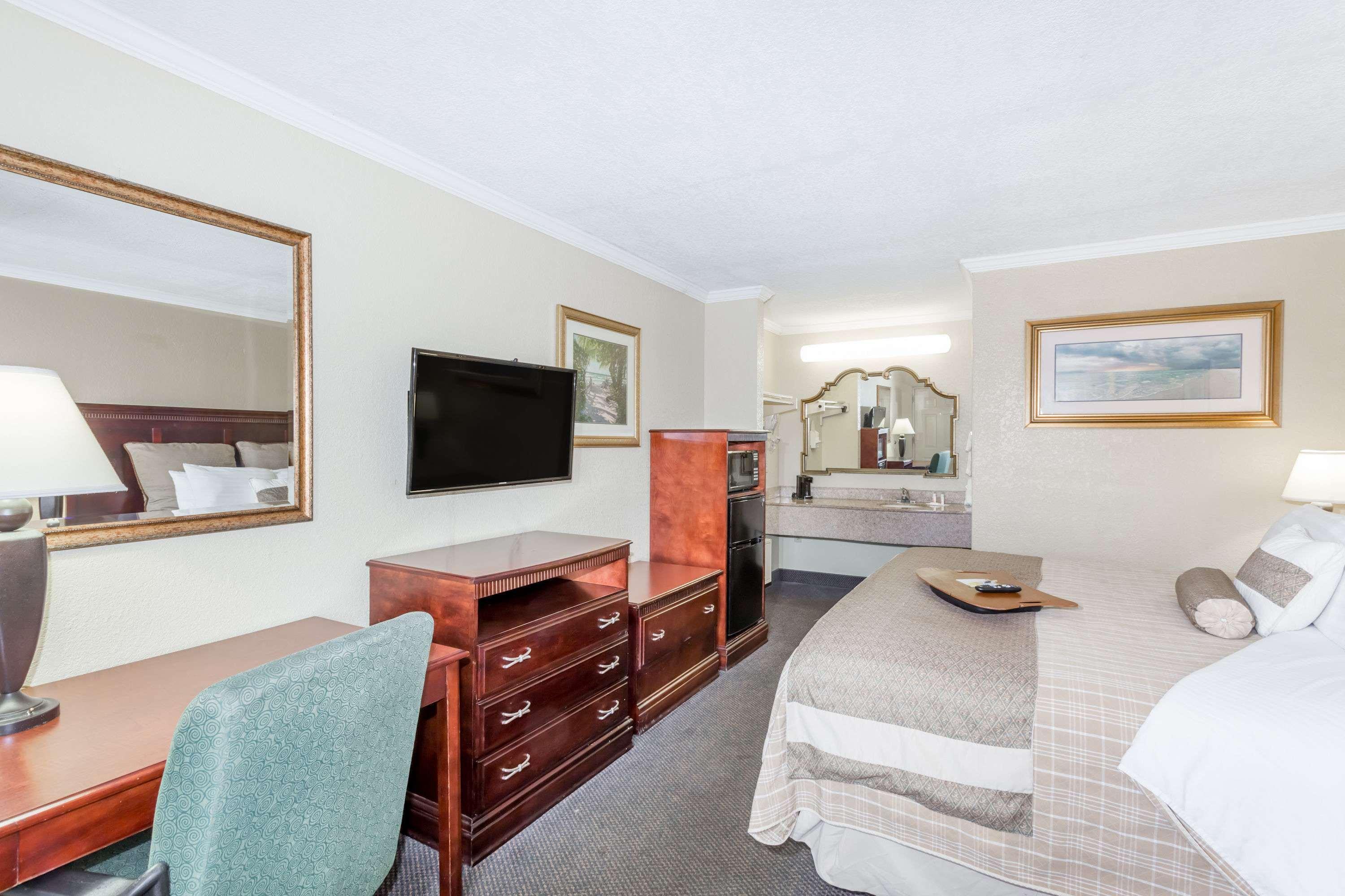 Days Inn By Wyndham Destin Buitenkant foto
