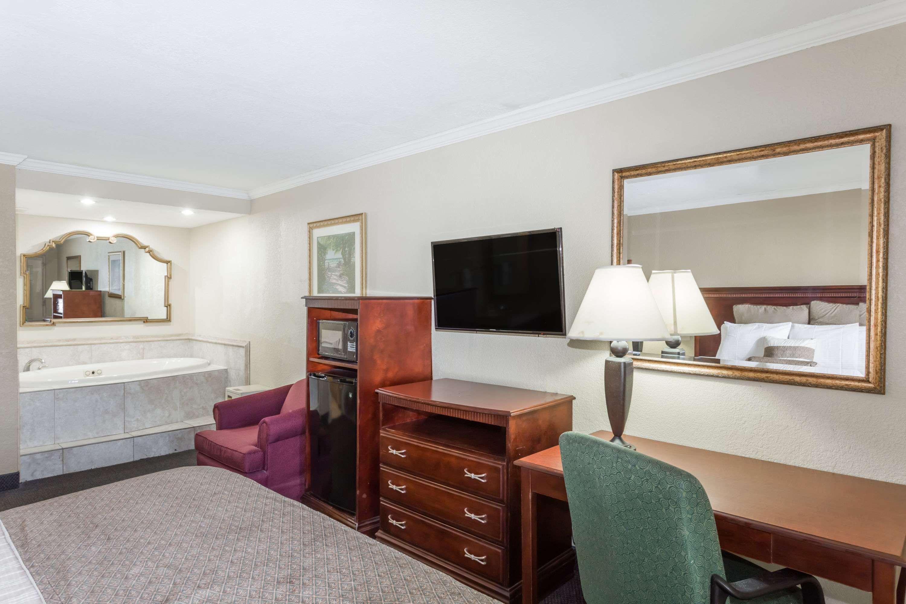 Days Inn By Wyndham Destin Buitenkant foto
