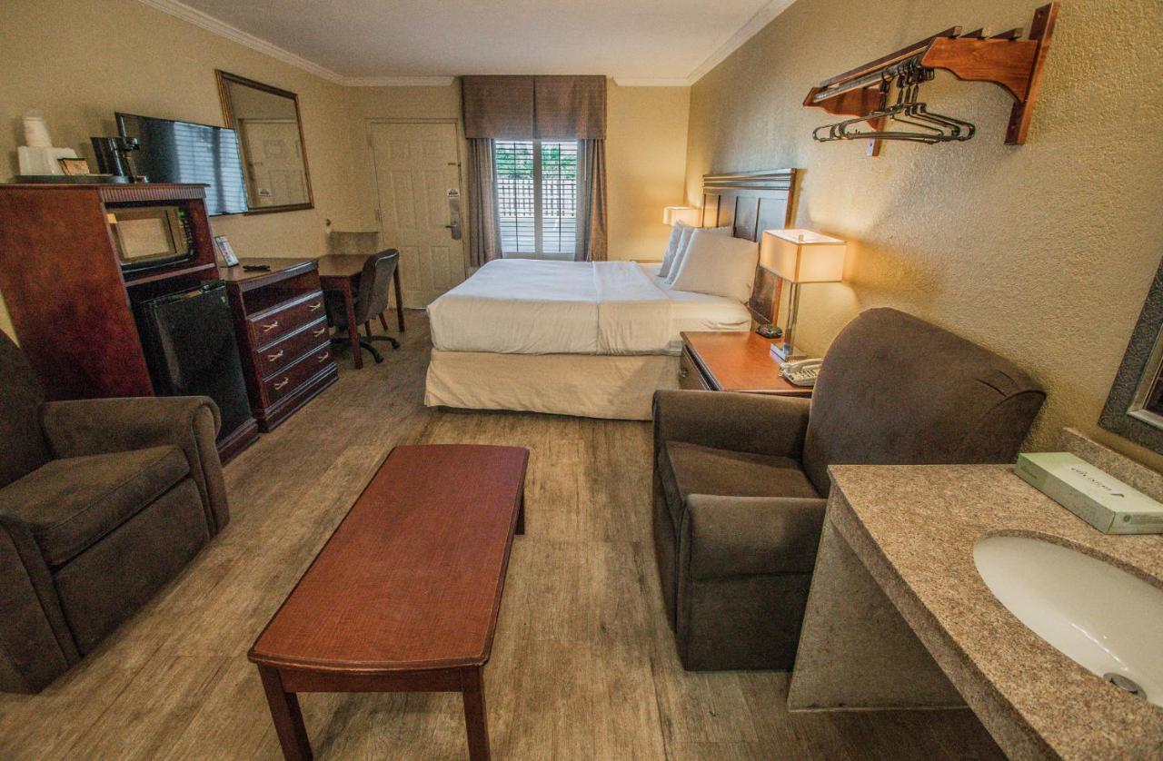 Days Inn By Wyndham Destin Buitenkant foto